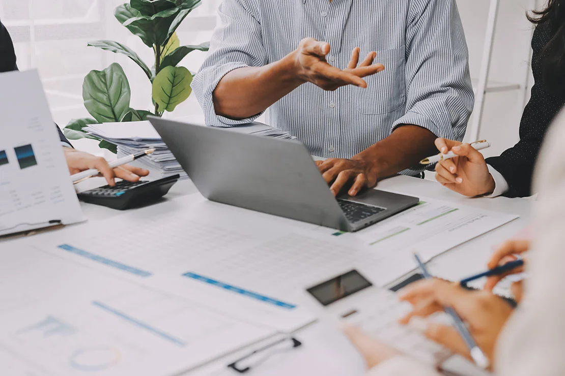 Employee using AI applications outside formal IT oversight